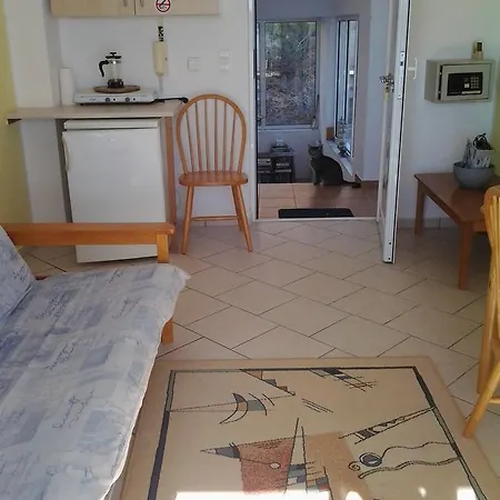 Robin's Nest Apartment *