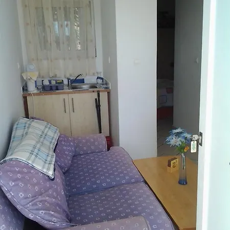 Robin's Nest Apartment *